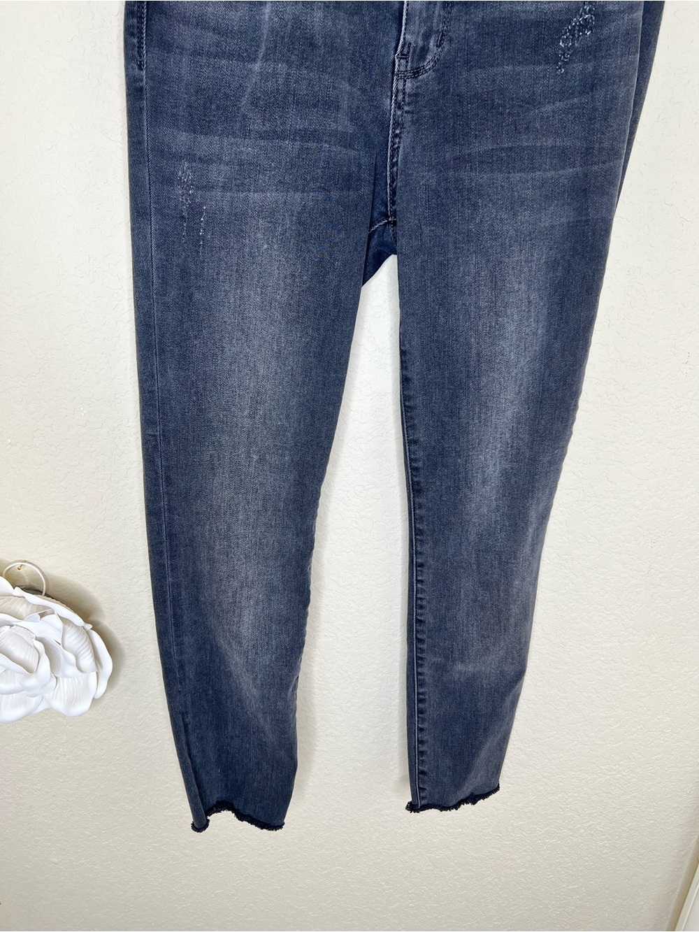 NTM: Judy Blue Skinny Jeans Size 5/27 Black Gray Wash Raw Hem Stretch Denim - Picture 4 of 16